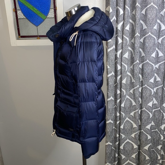 Abercrombie & Fitch down filled puffer coat - Picture 2 of 12
